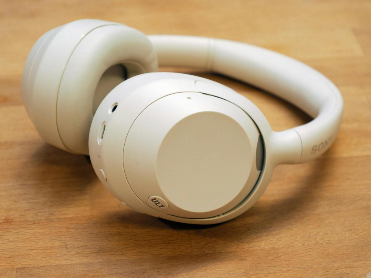 Sony ULT Wear WH-ULT900N主动降噪重低音蓝牙耳机评测，如同重金属摇滚双面人般的爆音系耳机