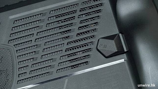 MSI Claw 外形 手感 效能 打机体验 散热 屏幕 5 大优点 + 缺点开箱评测
