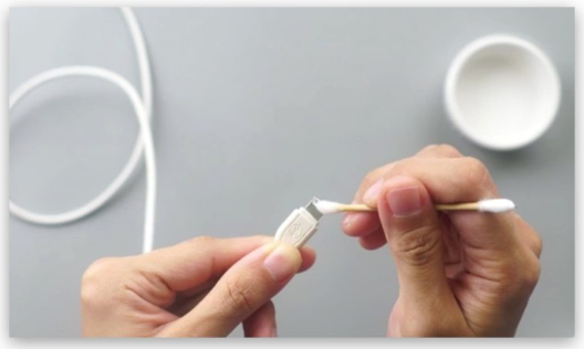 iPhone 充电充不进去怎么办？教你10 个方法解决无法充电问题