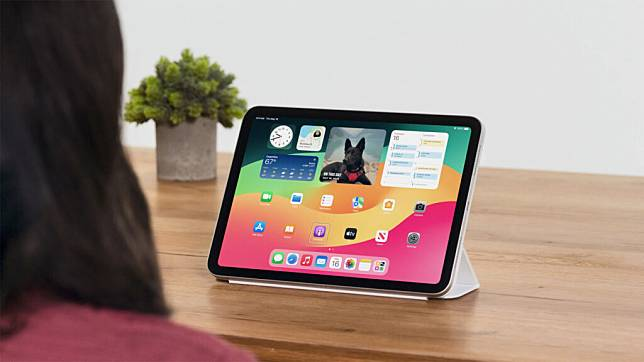苹果宣布iOS 18为iPhone及iPad加入眼动追踪功能