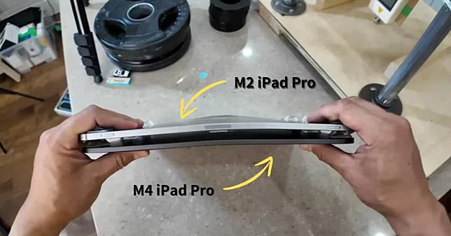 超薄 13 寸 M4 iPad Pro 弯曲实测