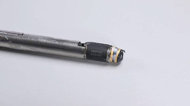 新 iPad Pro 电池超易拆 换电池比以往方便好多