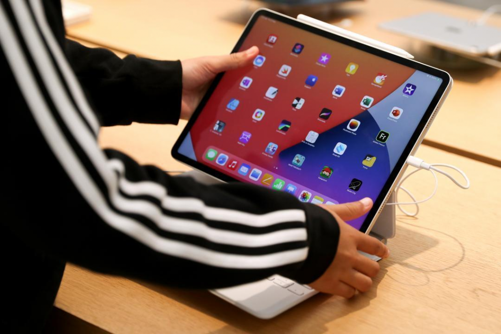 苹果平板将罕见降价？今年 iPad 全线更新计划一次看