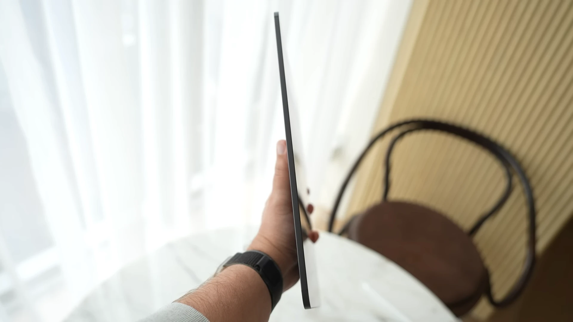 M4 iPad Pro开箱心得：OLED屏幕赢过同类产品