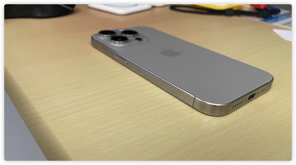iPhone 清洁 屏幕 边框 酒精 钛金属