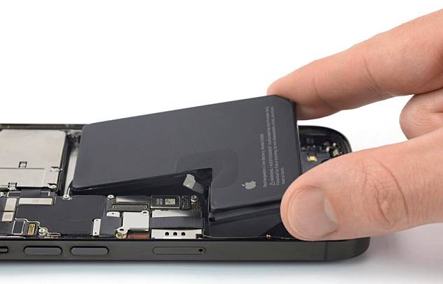 iPhone 16 电池更换将更容易？ Apple 正测试新技术！ - 安软网