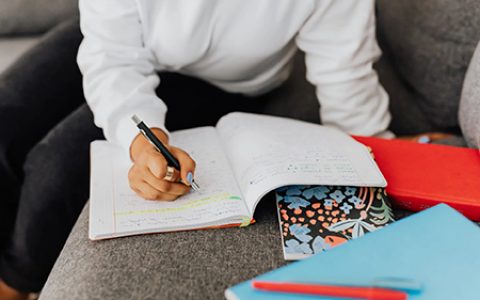 线下书法班20元一课时赚钱吗？赚不赚钱看你口碑和规模