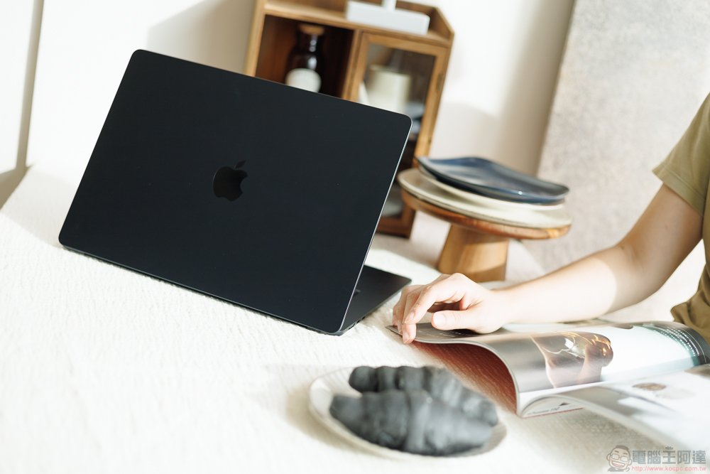15寸M2 MacBook Air开箱体验：有那么一点点Pro -安软网