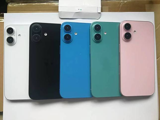 iPhone 16 模型照流出 新色曝光、垂直双镜设计引人注目