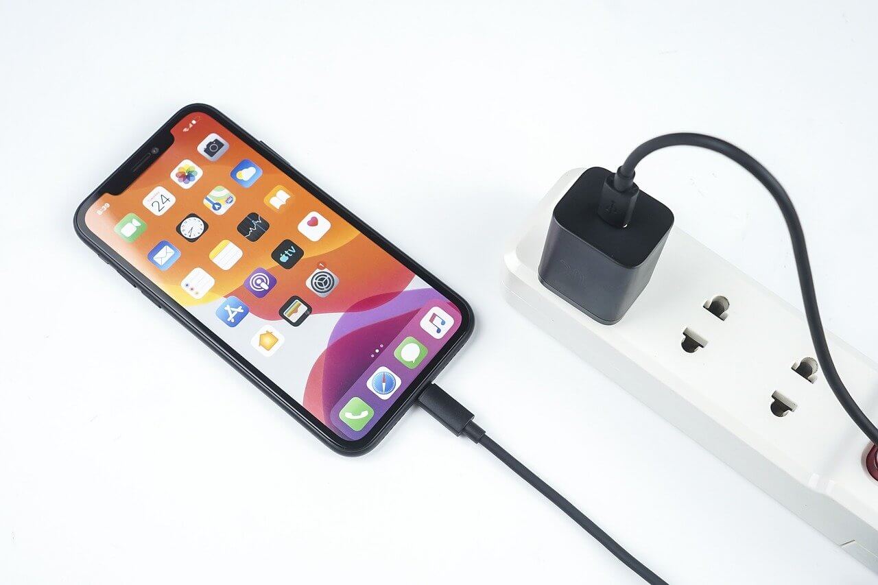 iPhone充电充不进去、无法充电？教你 9 招解决！ 第5张
