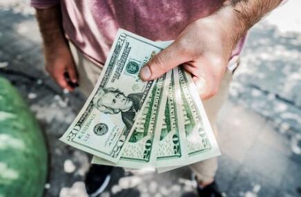 微信赚钱一天100收入（学生零投资每天100） 第1张