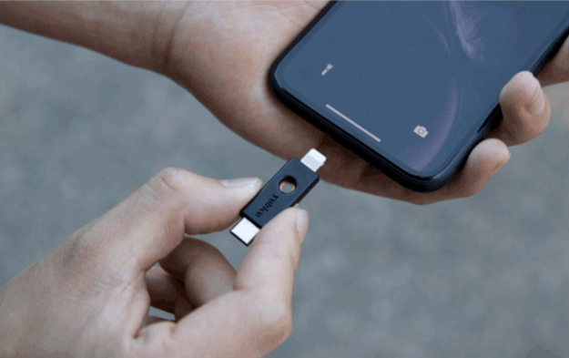 苹果将在iOS 16.3 让Apple ID支持实体的安全密钥验证 第2张