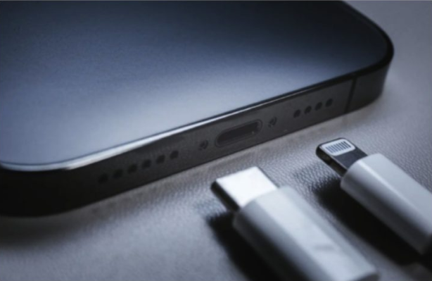 iPhone什么时候会改用USB-C规格？欧盟公布确切日期 第1张