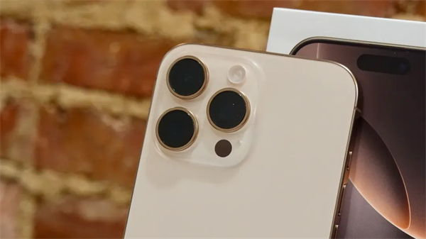 iPhone 18 Pro 早期传闻，有望搭载可变光圈主摄 第2张