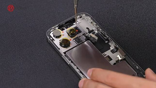 苹果拟于 20 周年版 iPhone 升级内存 令 AI 效能大跃进