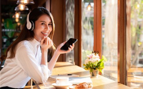 手机赚钱一天400元的软件（推荐两个在手机上面赚钱的软件）