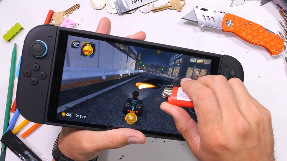 Nintendo Switch 2 暴力测试来了！ 屏幕容易刮伤、Joy-Con 大力扯掉也不会损坏 - 安软网