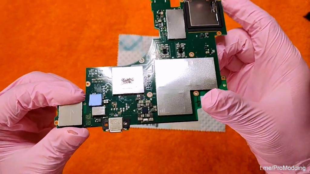 任天堂 Switch 2 拆解，处理器已确是 Nvidia GMLX30-A1
