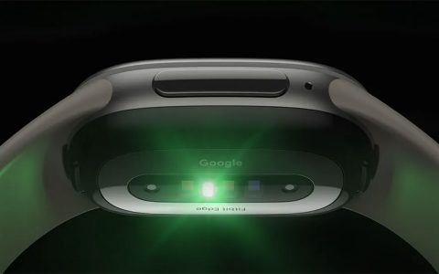 Google 正式发表Fitbit Edge，介于手表与手环之间的智慧穿戴